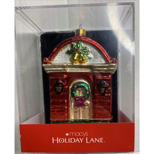 Macys Holiday Lane Front Door Decorated Christmas 2009 Molded Glass Ornament NEW